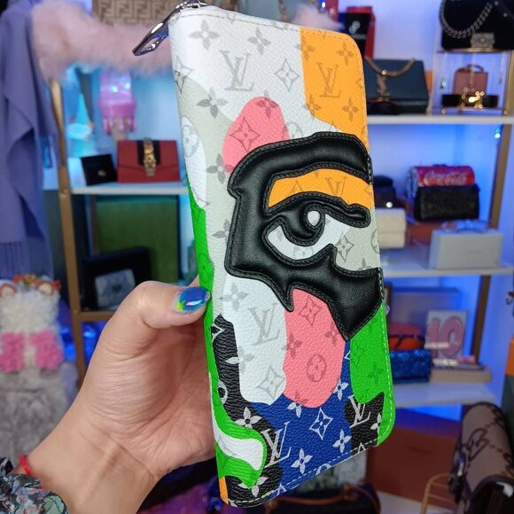 LOUIS VUITTON Monogram Portrait Zippy Vertical Wallet Multicolor KidSuper - Picture 3 of 16